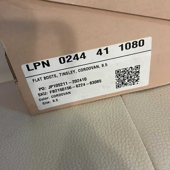 NWT Justfab Flat Boots, Tinsley, Cordovan, 8.5 - Picture 4 of 6